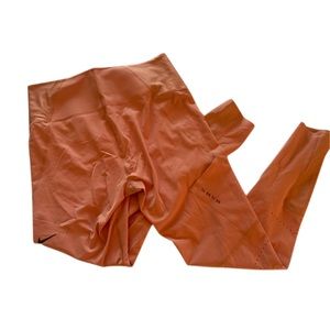 Pale pink Nike leggings like new